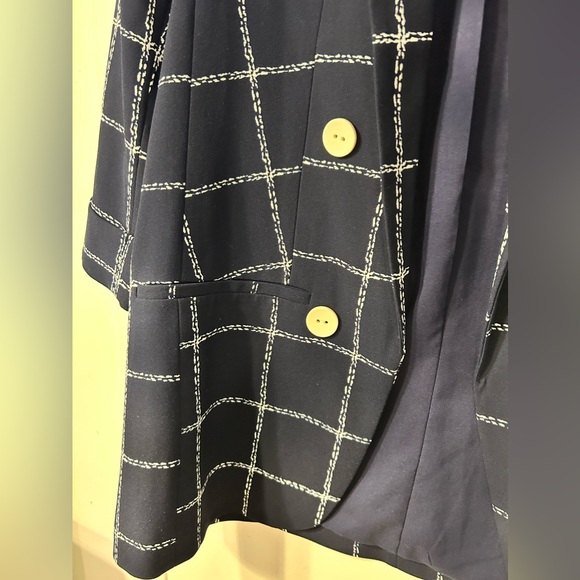 Urban Outfitters Women's Navy and White Padded Blazer (Brand New) - Picture 10 of 15